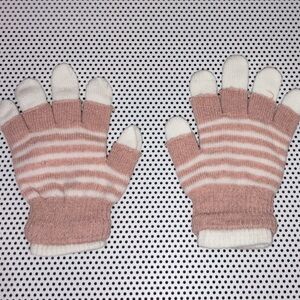 🆕 NWOT - Women’s Striped Pink and White Gloves